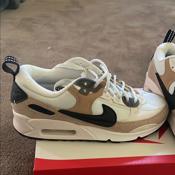 Brand new! Never worn! Nike Air Max 90 Futura Sneakers! - Picture 6 of 9